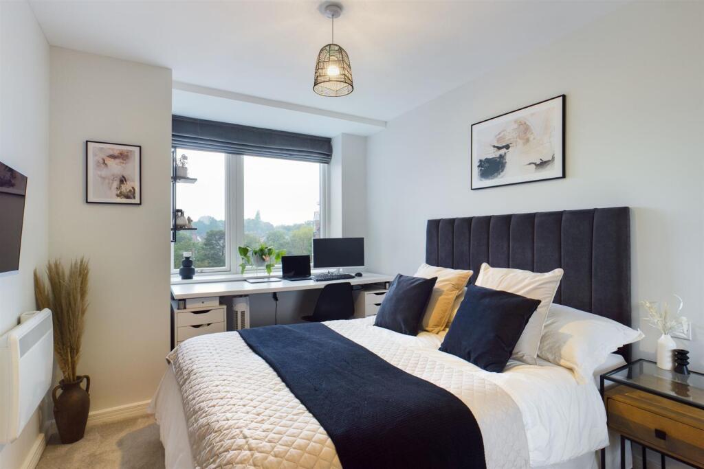 Apartment in Redhill - View 4