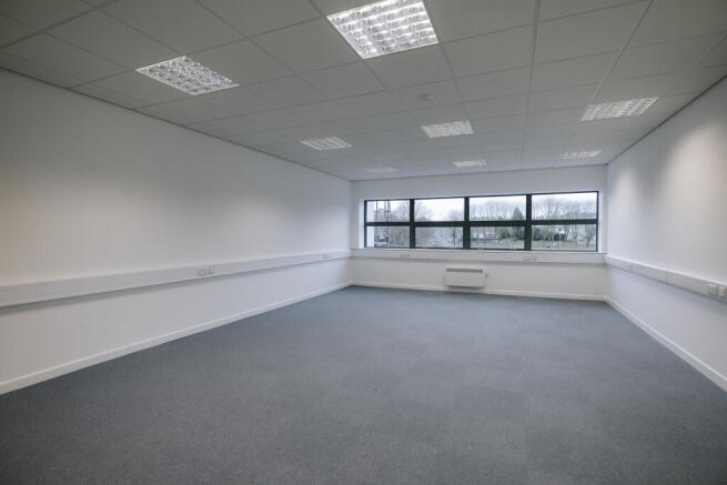 550 sqft office to let