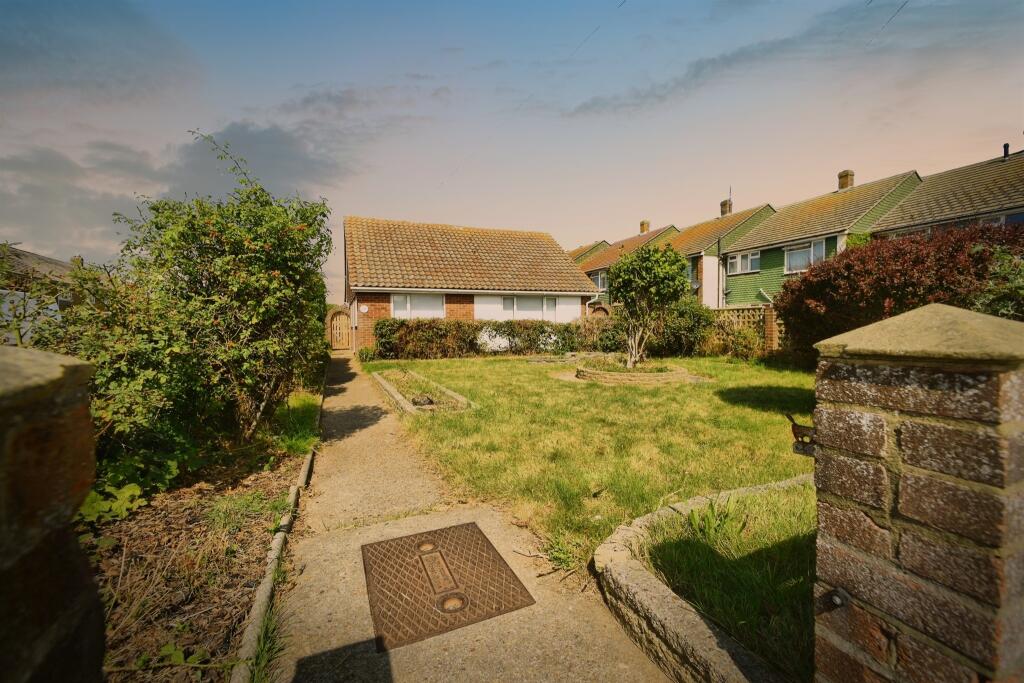 Seaview Road, Peacehaven photo 3