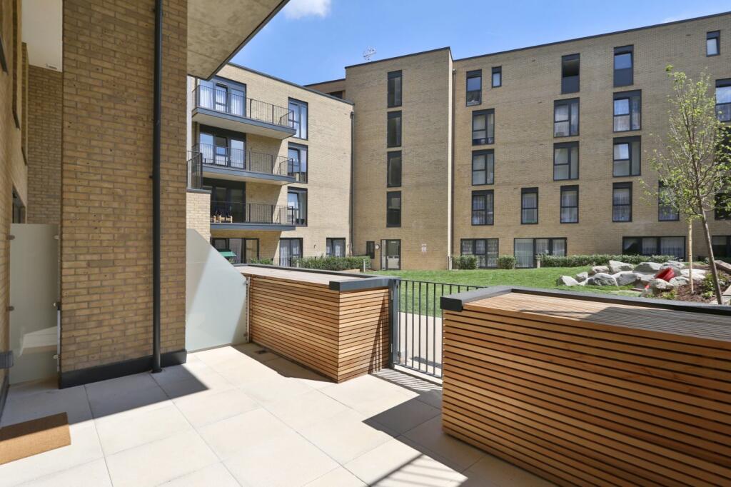 3 bedroom maisonette for rent