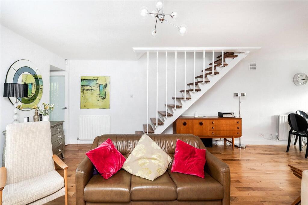 House in London - View 2