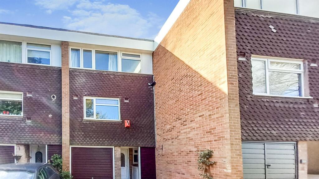 Main image of property: Vernon Close, Leamington Spa