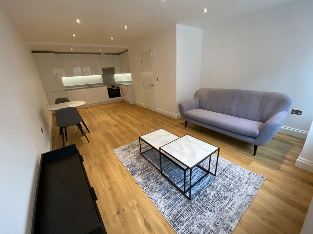 Apartment in Cambridge, Petersfield - View 5
