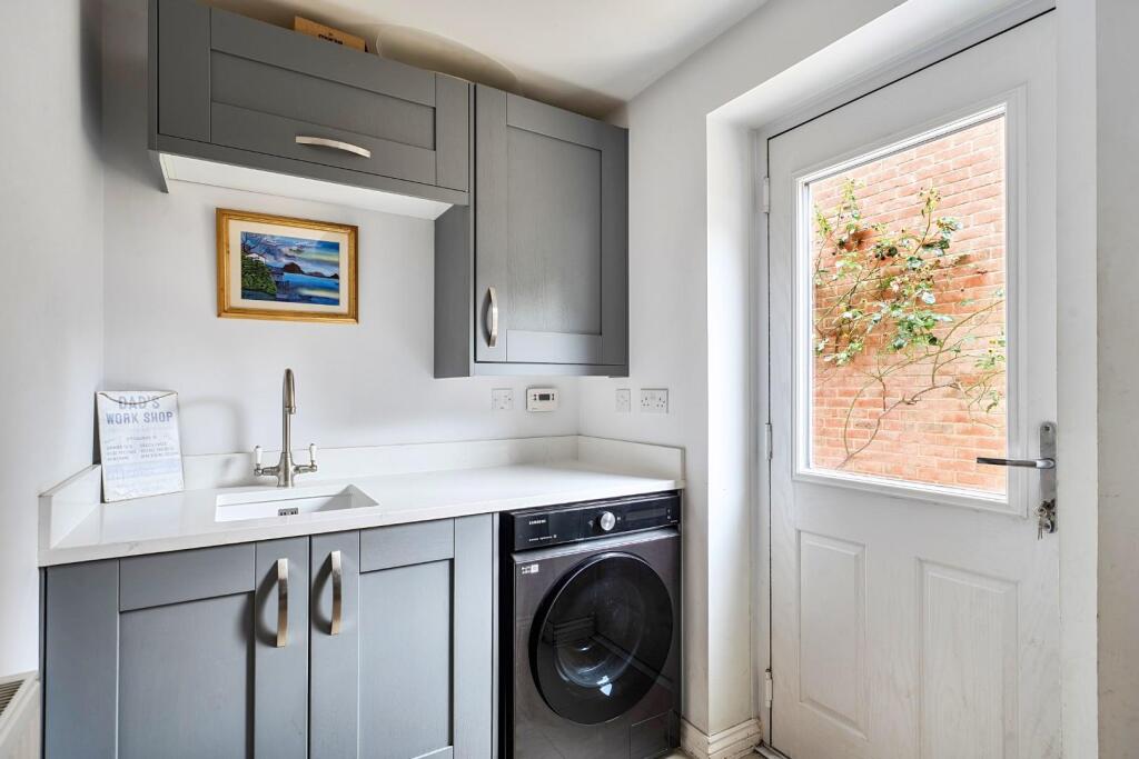 House in Chichester, Southbourne - View 5