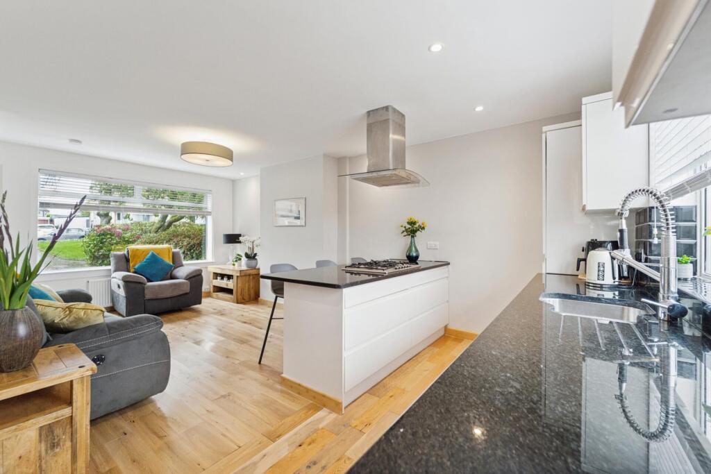 30 Sidlaw Road, Bearsden, G61 4LD - View 2