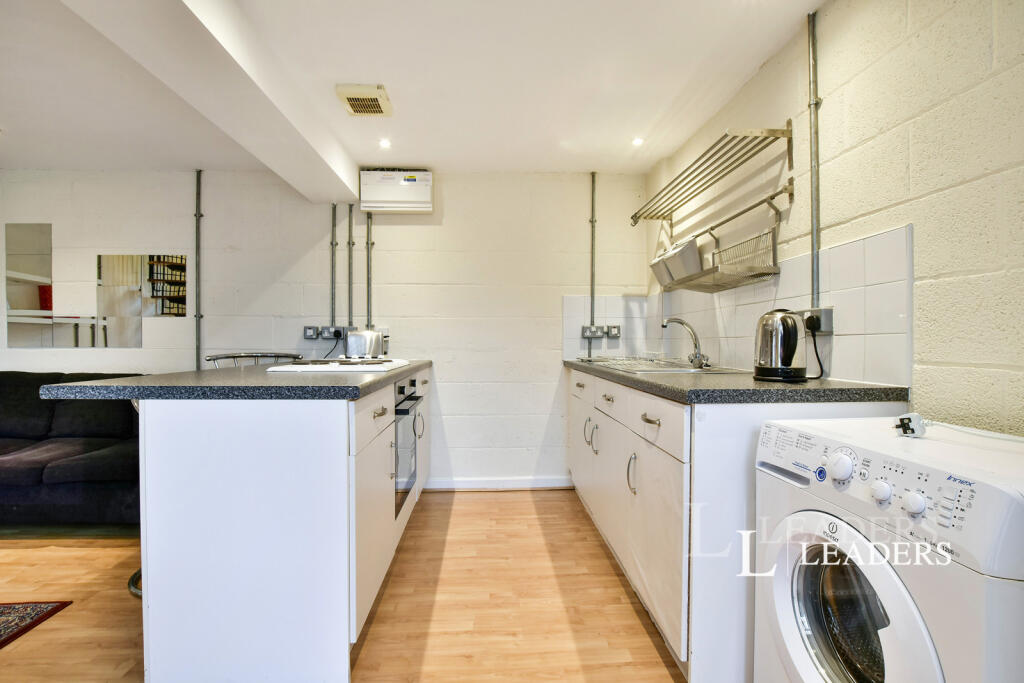 Apartment in Manchester, Whalley Range - More