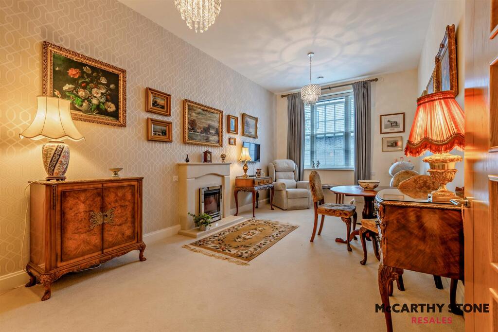 Apartment in Dorchester, Poundbury - View 2
