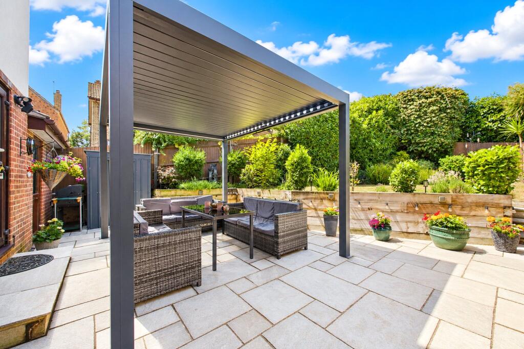 House in Reading, Little Heath, Tilehurst - View 2