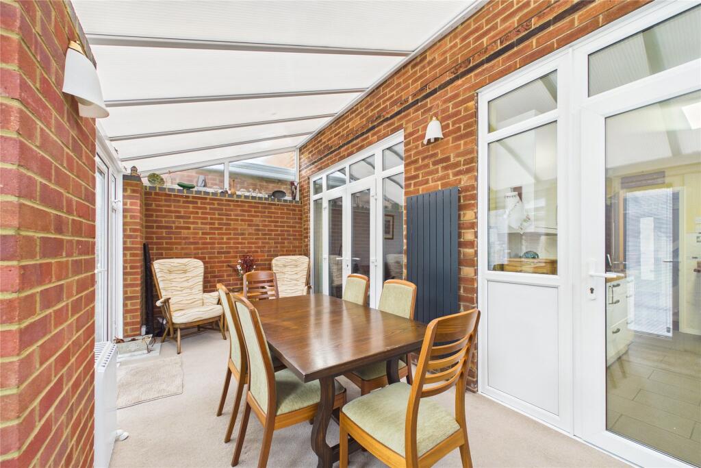 House in Bracknell - More