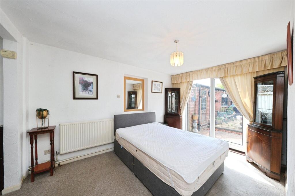 House in Mansfield, Nottinghamshire - More