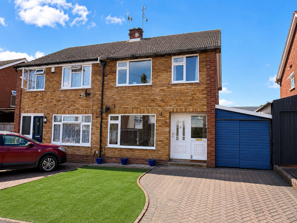 Main image of property: Kemp Close, Warwick