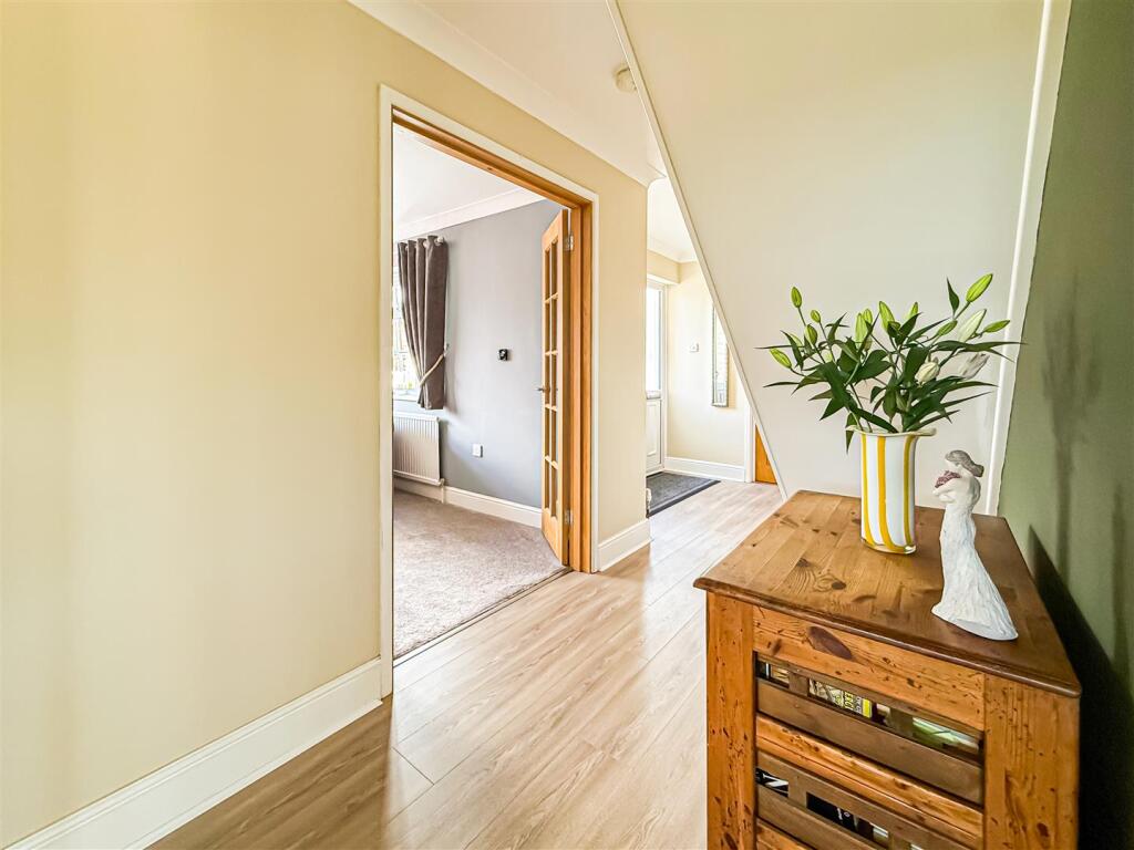 House in Maldon, Stoneyhills, Burnham-on-Crouch - View 4
