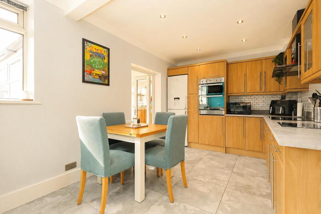 House in Leeds - View 2