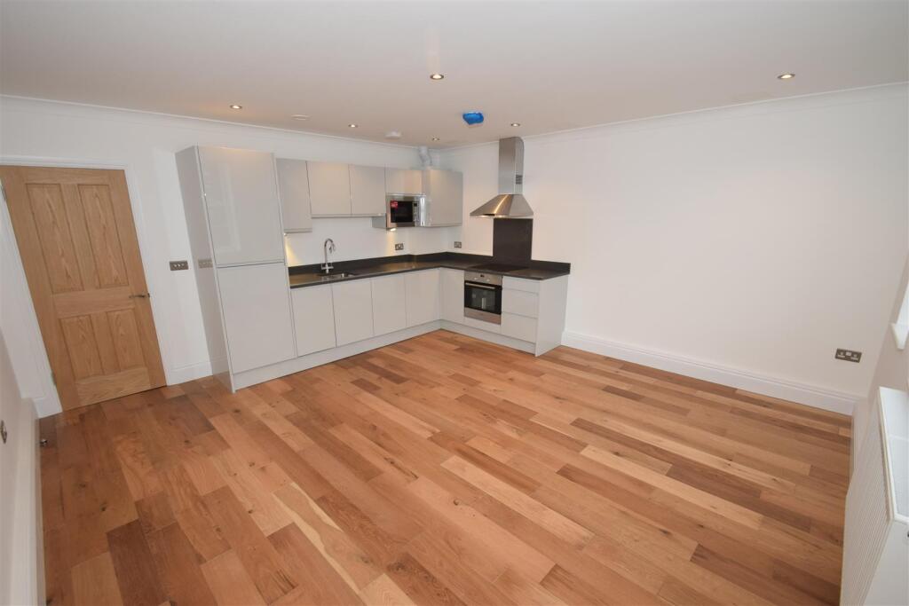 Main image of property: 1a Star Street London