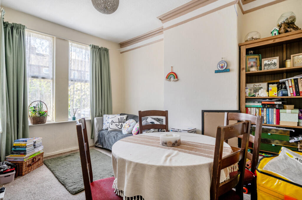 Sinderland Road, Broadheath, Altrincham – pohled 4