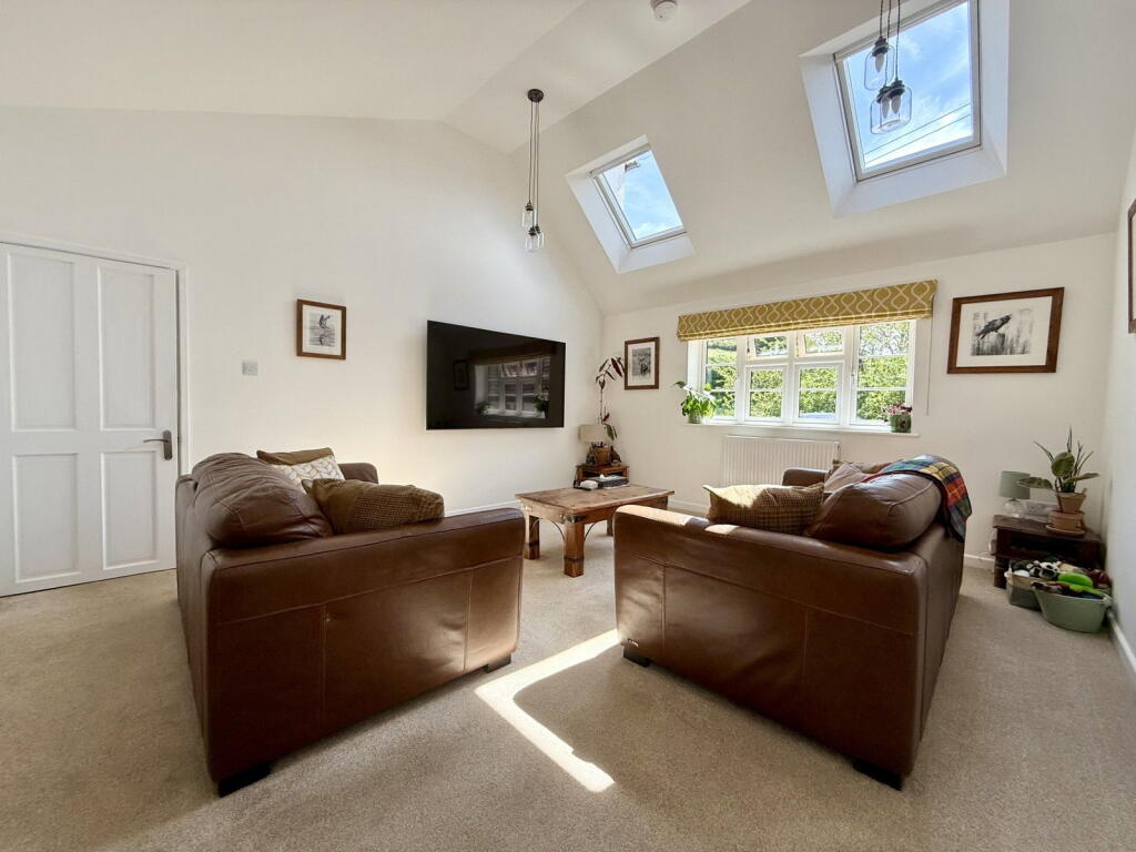 House in Gloucester - View 2