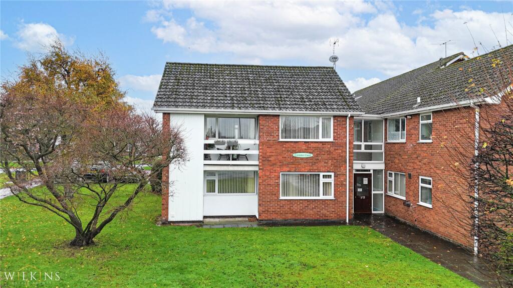 2-bed flat on Coniston Way, Nuneaton, Warwickshire, CV11, £185,000