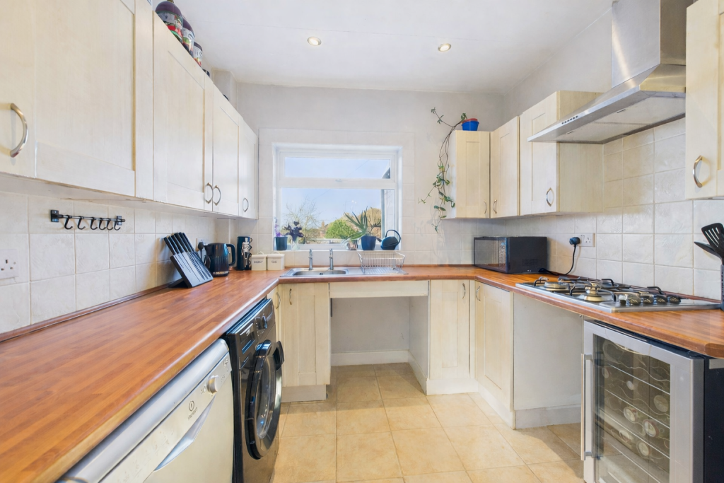 House in Northampton, West Northamptonshire - View 2