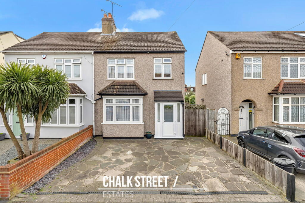 Main image of property: Standen Avenue, Hornchurch, RM12