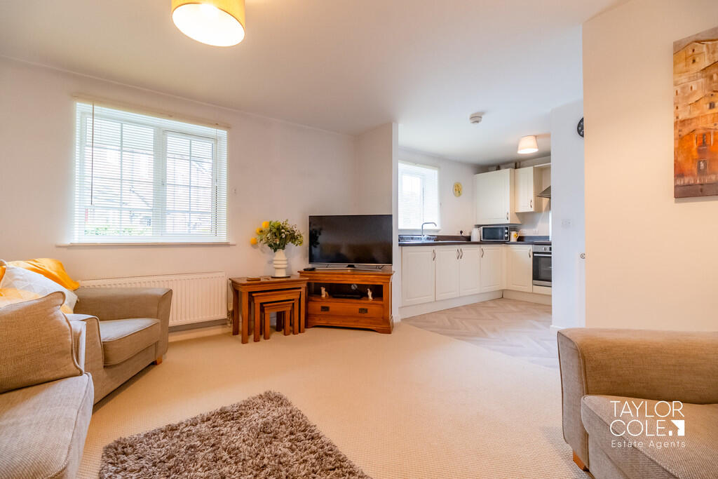 Apartment in Tamworth, Staffordshire - View 5