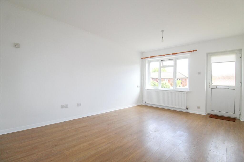 Weavers Drive, Trowbridge photo 3