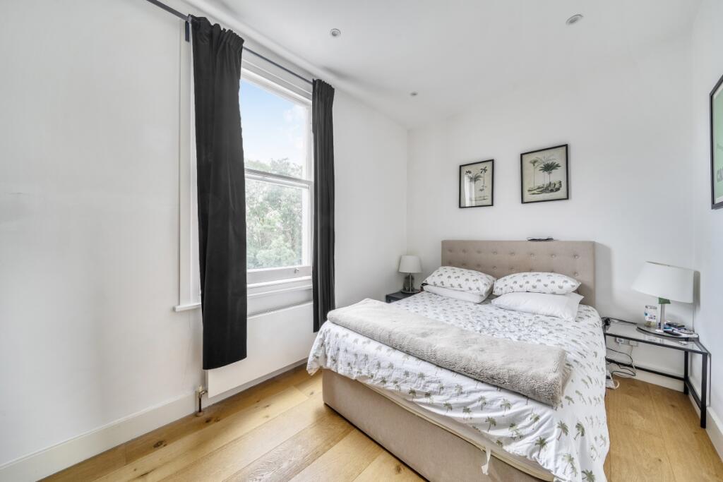 Apartment in London - View 3