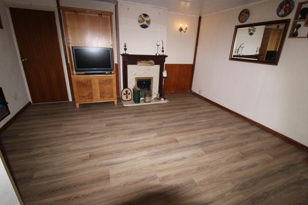 Shaftesbury Crescent, Bletchley, Milton Keynes, Buckinghamshire, MK3 6LH photo 2