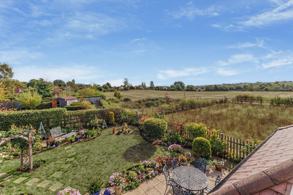 House in Wychavon, Fladbury - More