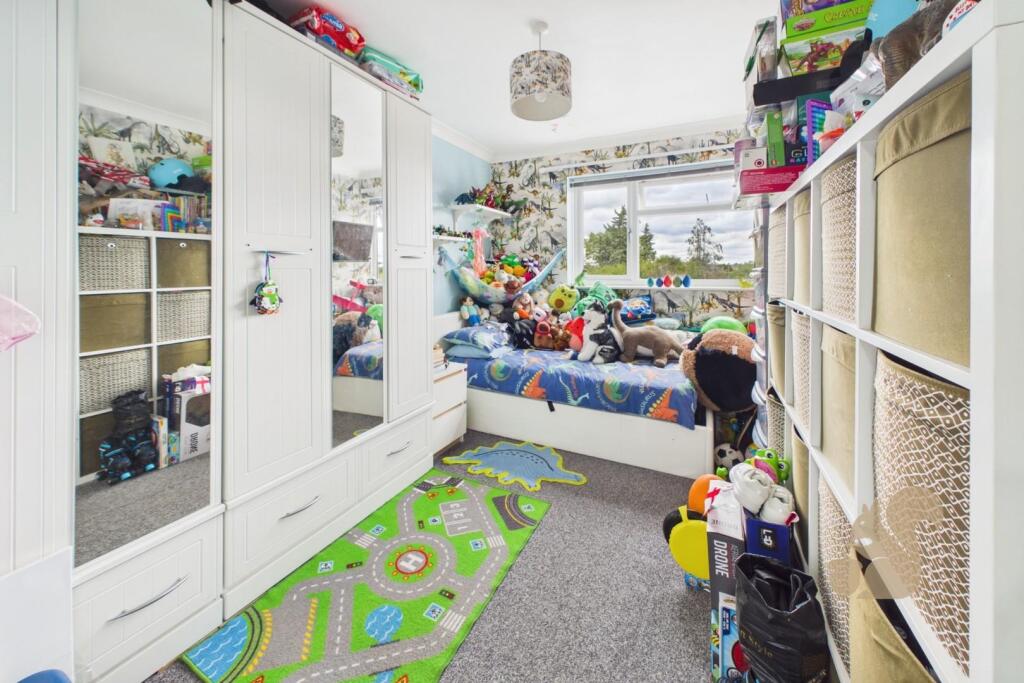 Apartment in Southend-on-Sea - View 2