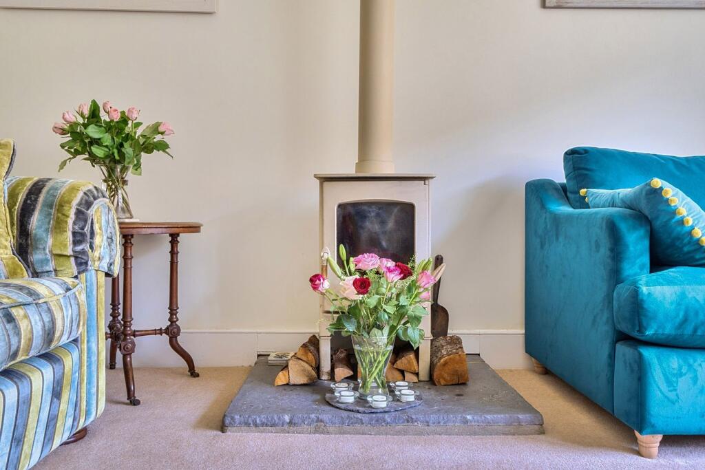 Station Road, Castle Cary, BA7 - More