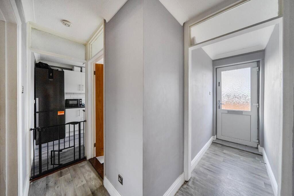 Apartment in Havant, Leigh Park - More