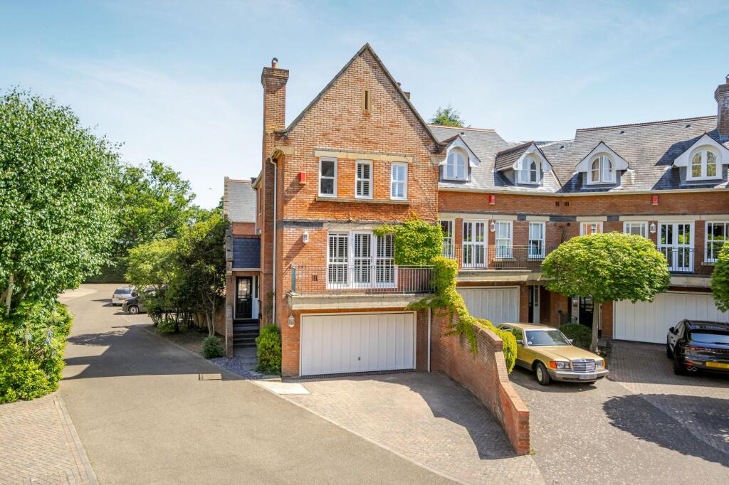 Main image of property: Chapel Square, Virginia Water