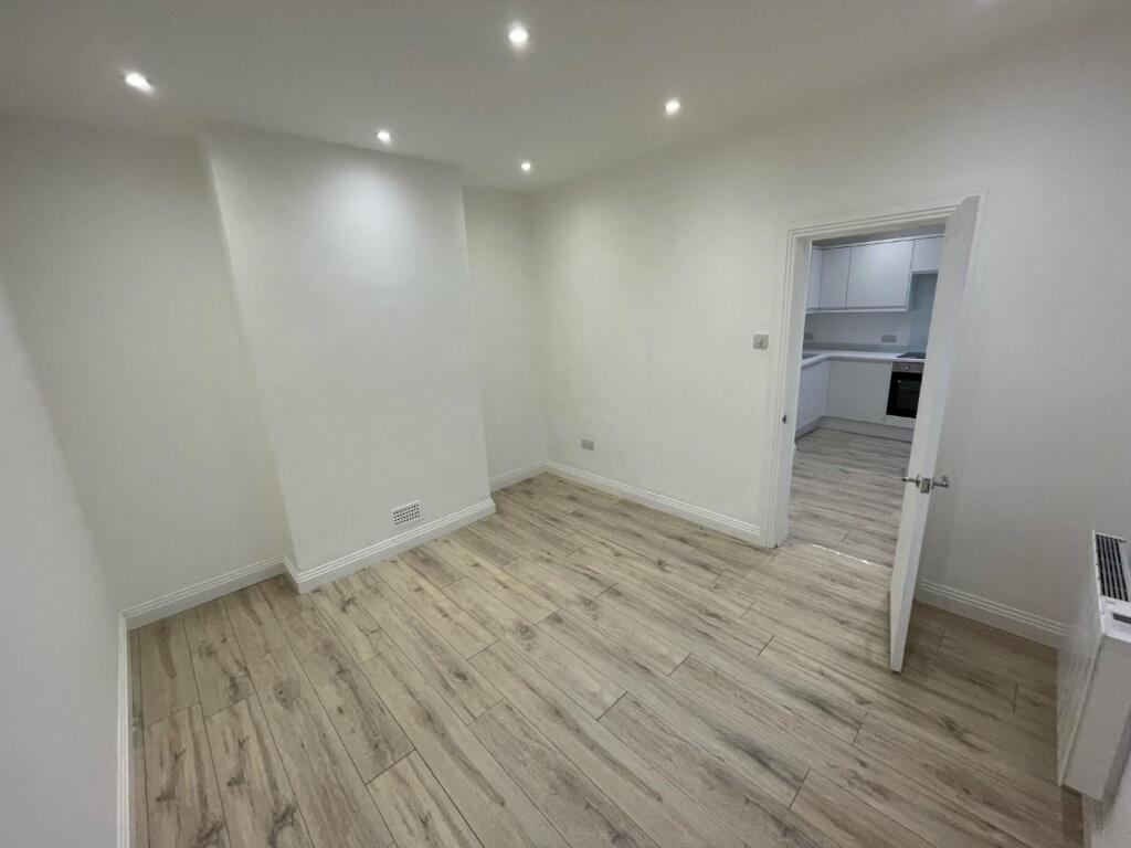 Main image of property: Oxford Road, Reading, RG30 1AB