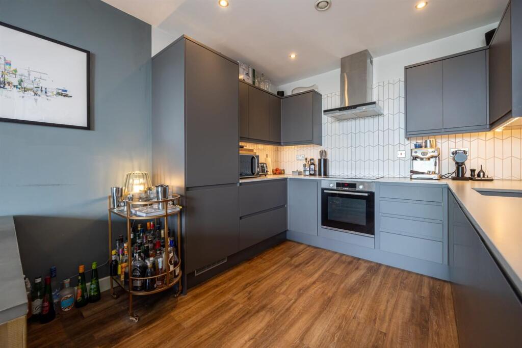 Apartment in Manchester, Hulme - View 4