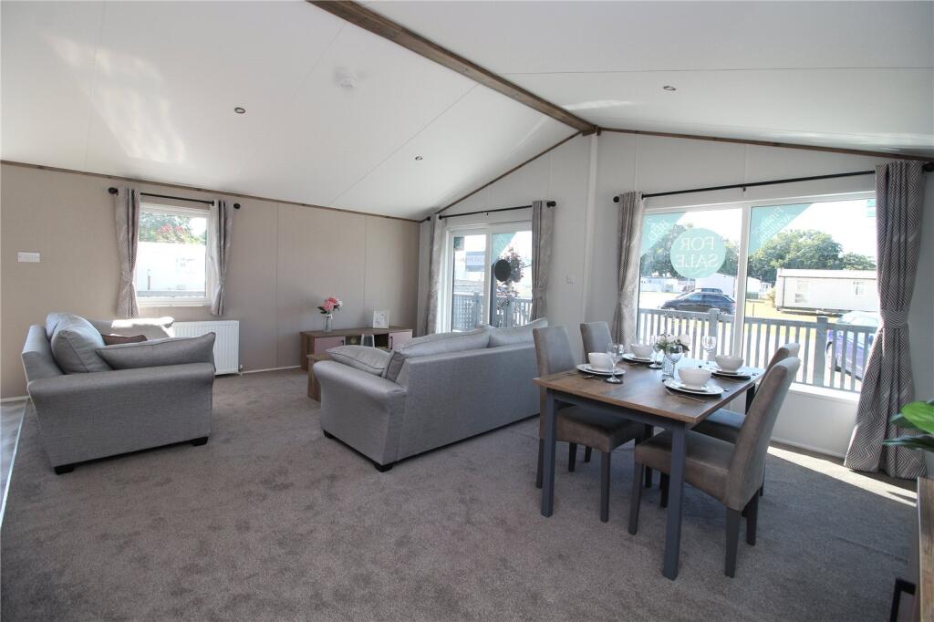 Hoburne Bashley, Sway Road, New Milton, Hampshire, BH25 photo 4
