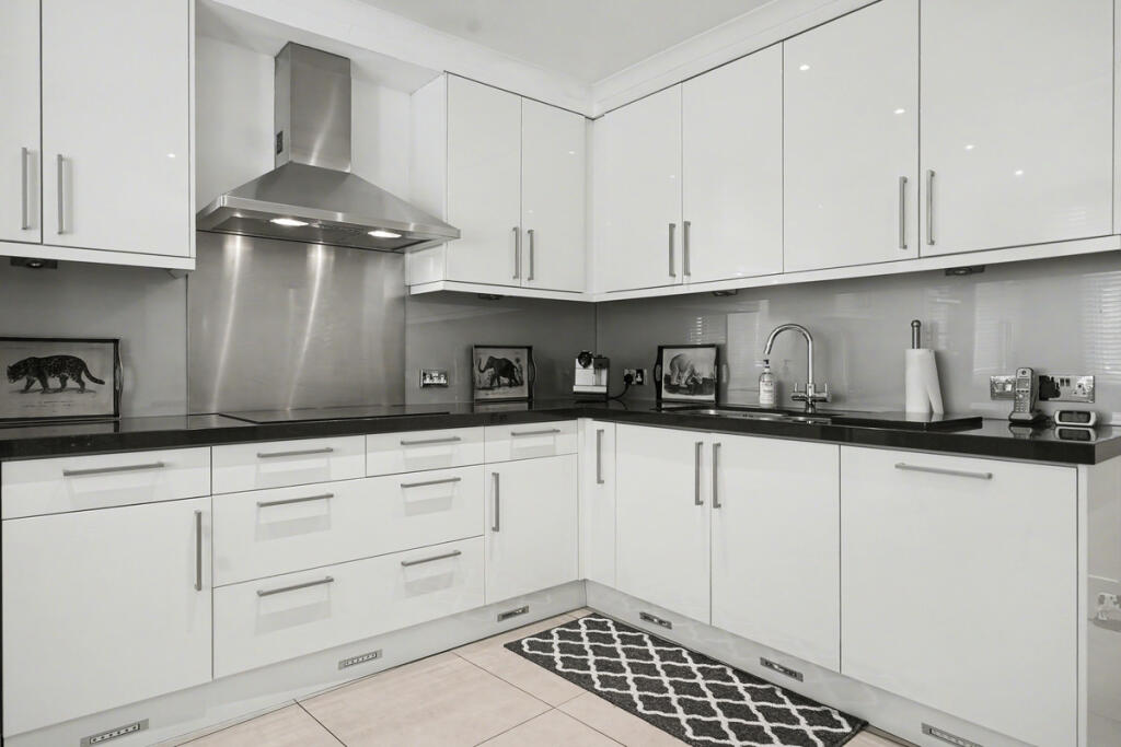4 bedroom apartment for rent