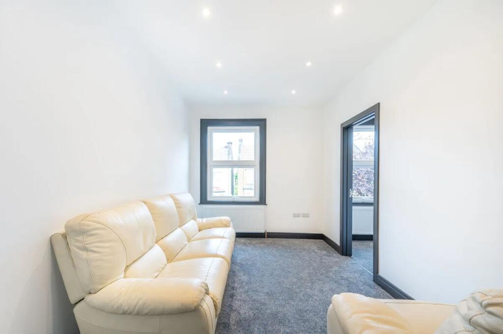 Apartment in London - View 3
