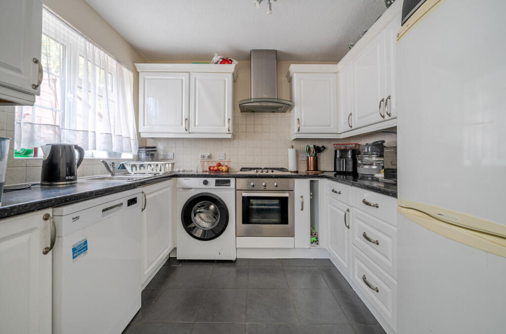 House in Guildford, Worplesdon - View 4