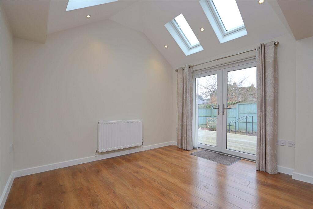 Little Stocking, Shenley Brook End, Milton Keynes, Bucks, MK5 photo 4