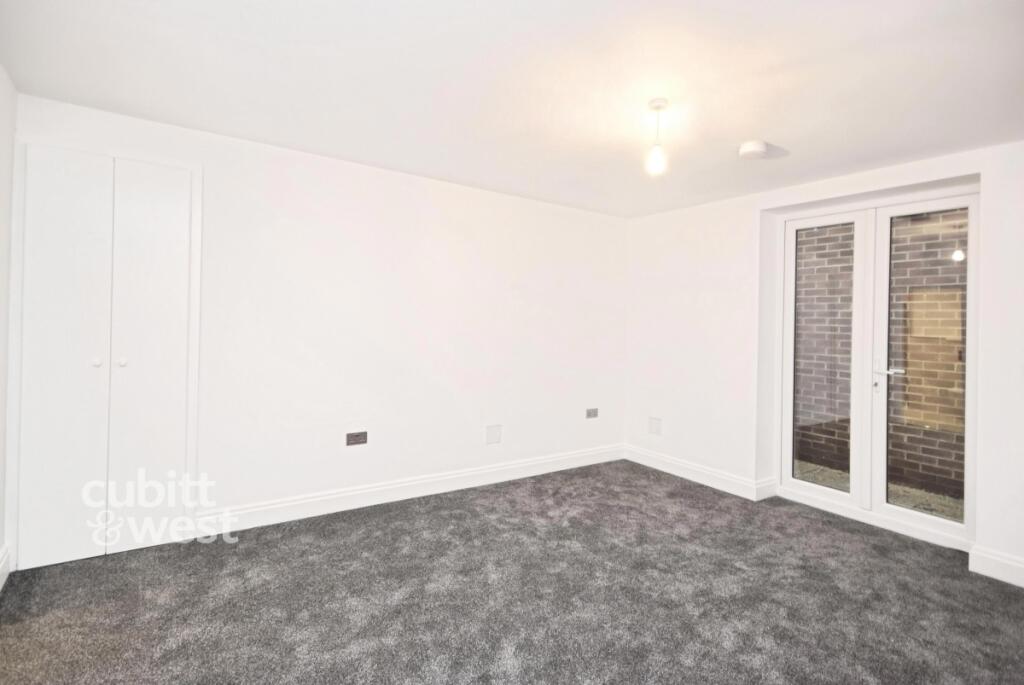 Apartment in Croydon - View 4