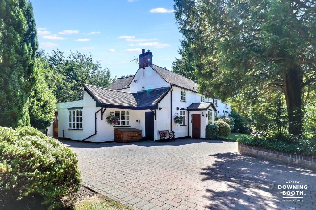 Lysways Lane, Longdon Green - Timeless Period Cottage & No Upward Chain photo 3