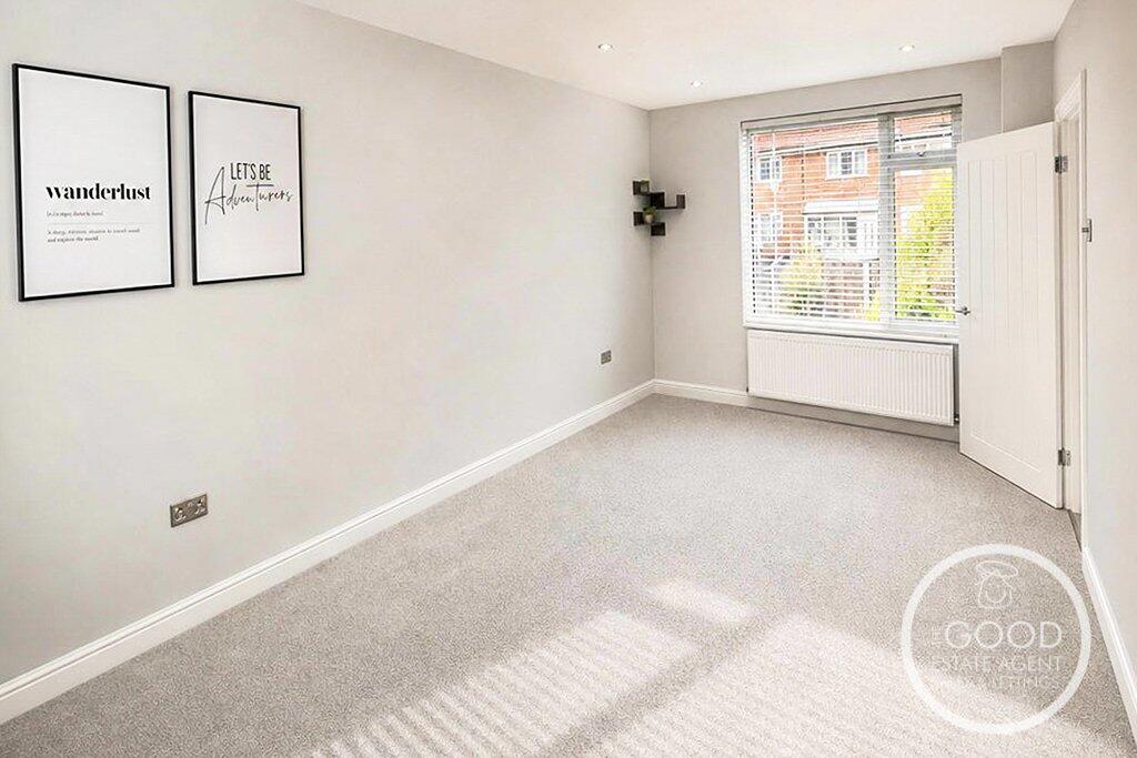 House in Cheshire East SK9 3RZ, Handforth - More