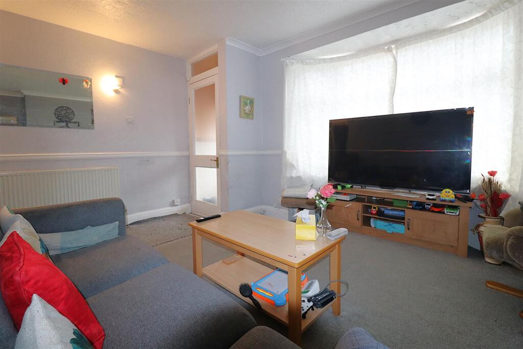 House in Gillingham, Medway - View 2