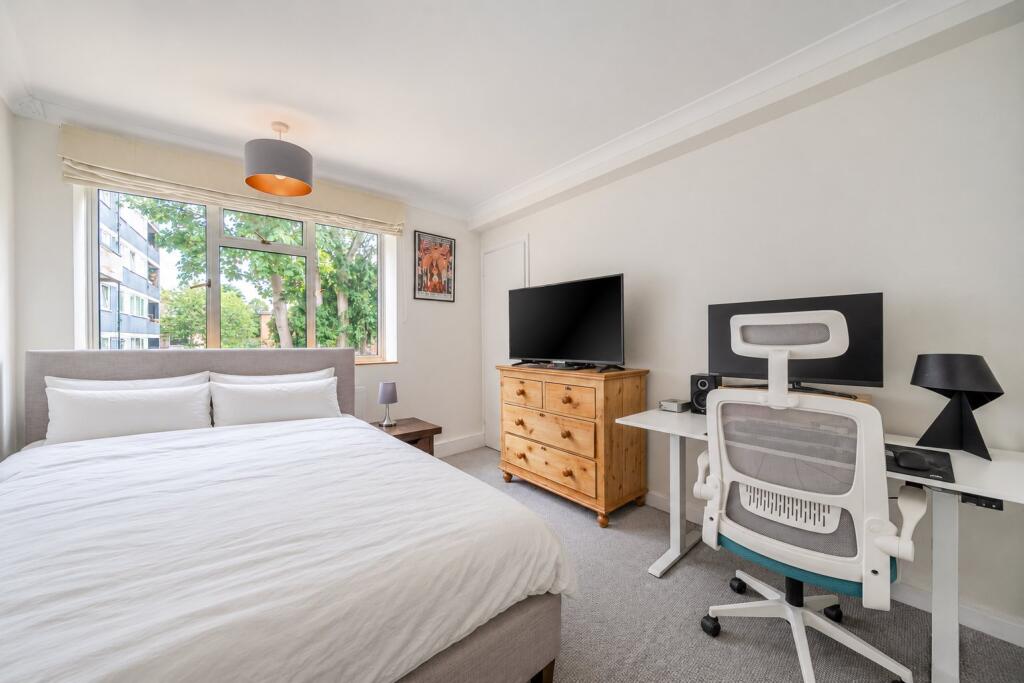 Apartment in London - More