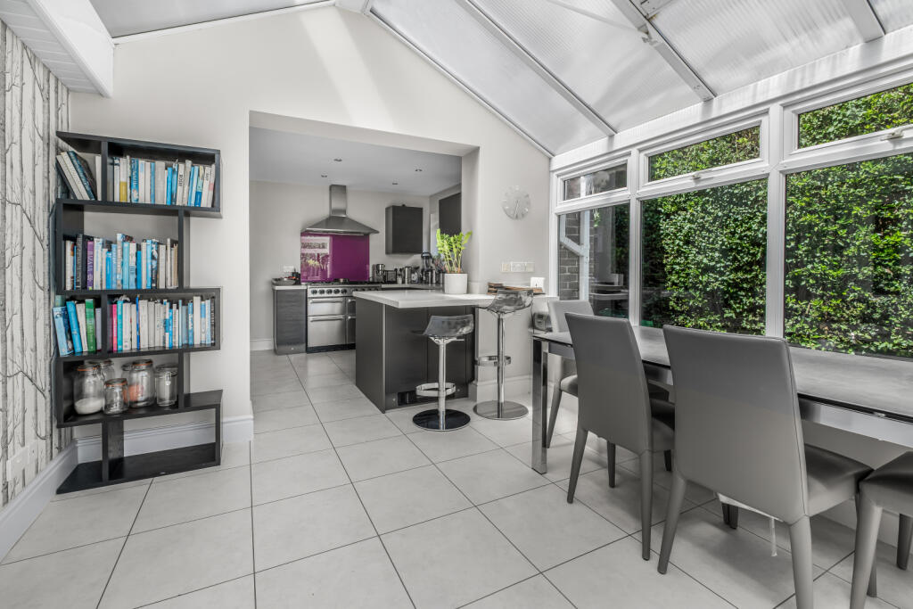House in New Forest, Ringwood - View 3