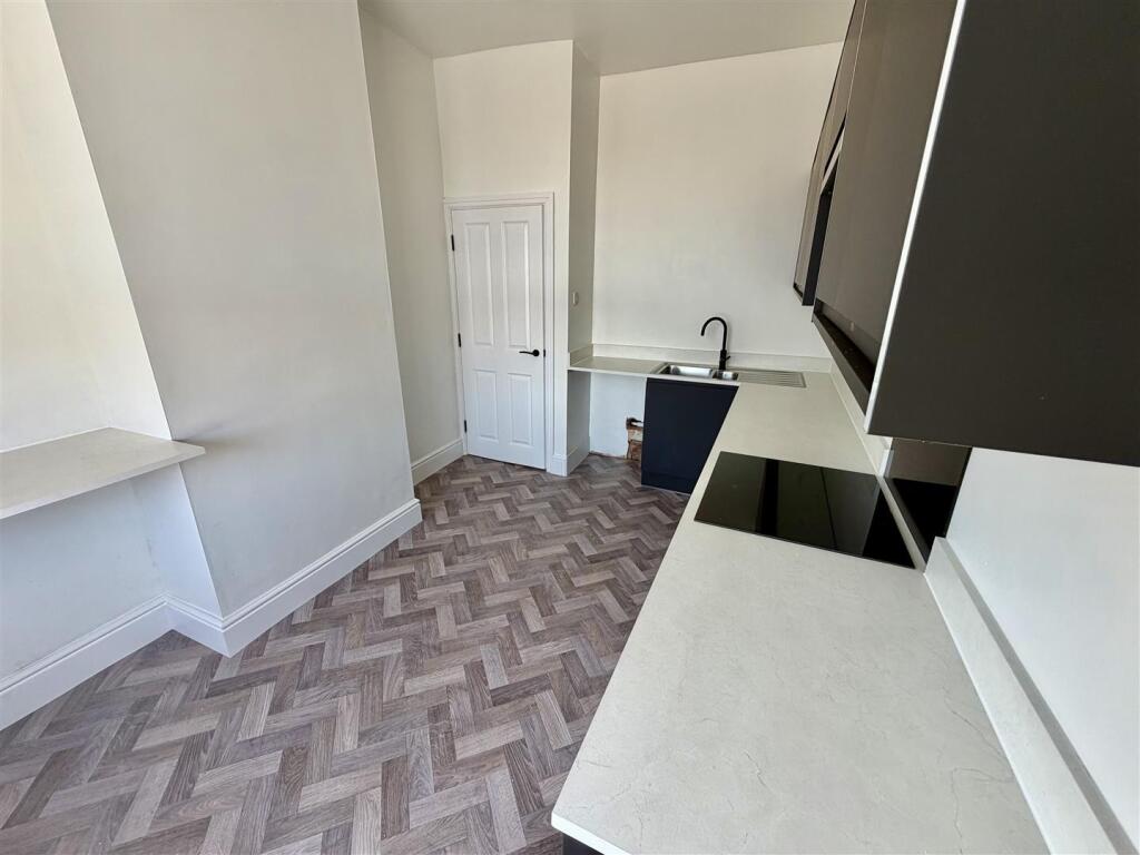 Apartment in Selby, Staynor Hall - View 3