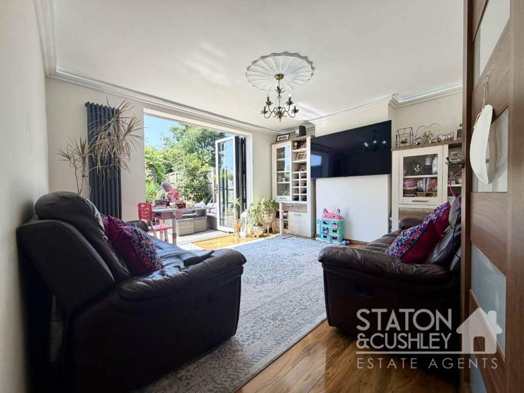 House in Mansfield, Nottinghamshire - View 4