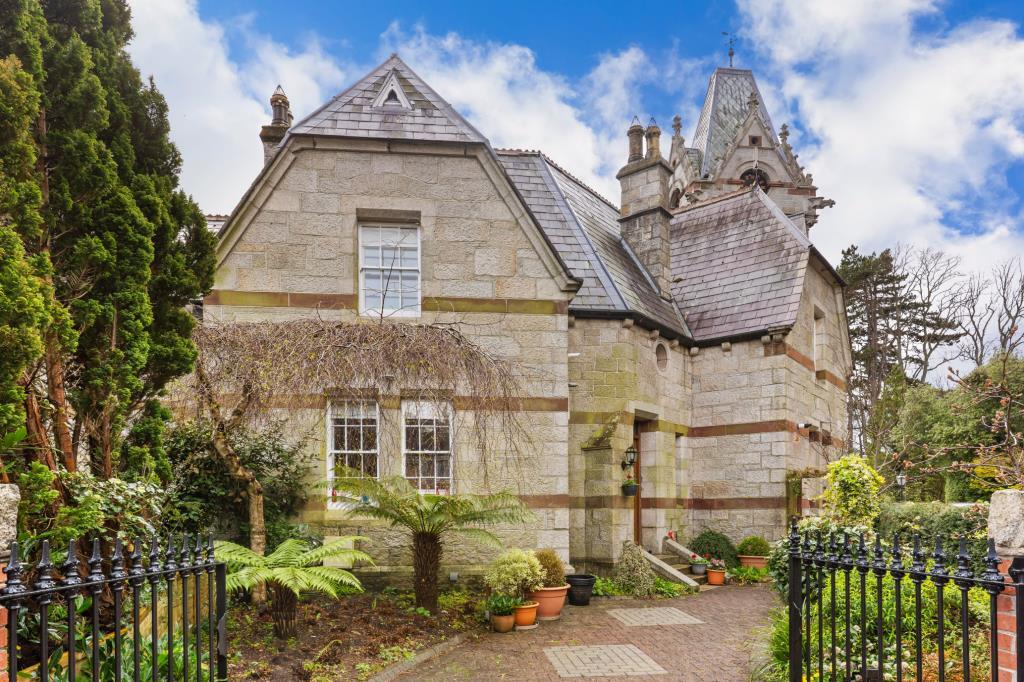 Main image of property: 6 Arkle Square, Stillorgan, Co. Dublin, A94 H766