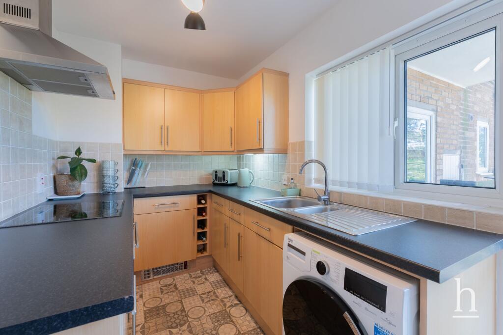 Apartment in Wirral, Liverpool City Region - View 4