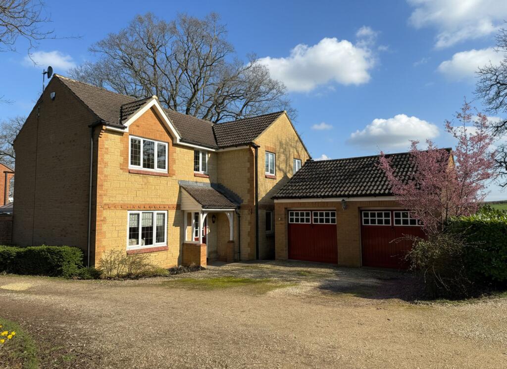 Main image of property: Oakwood Gardens, Coalpit Heath, BS36